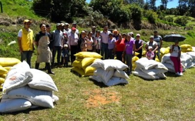 Proyectos campesinos y obras de infraestructura para consolidar el retorno de desplazados en Antioquia 